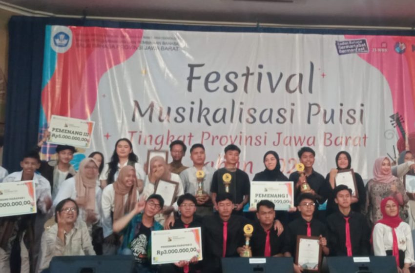  SMA Negeri Tanjungsari Kembali Menjadi yang Terbaik dalam Festival Musikalisasi Puisi 2023
