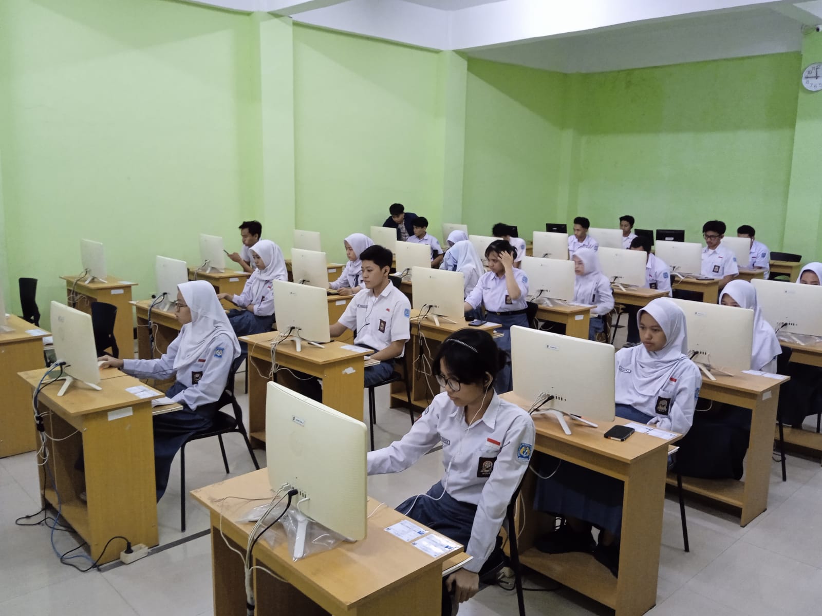 SMAN 7 Bandung Melaksanakan UKBI Adaptif Merdeka Pelajar